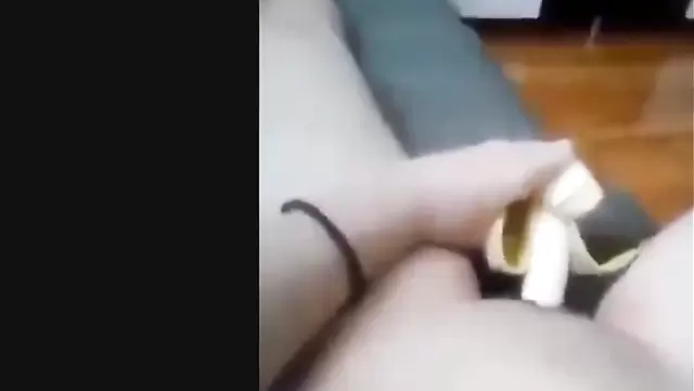 Таджикская девушка кончает от банана